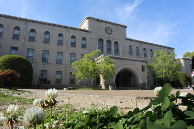 Kobe University's main building Kobe University's main building.